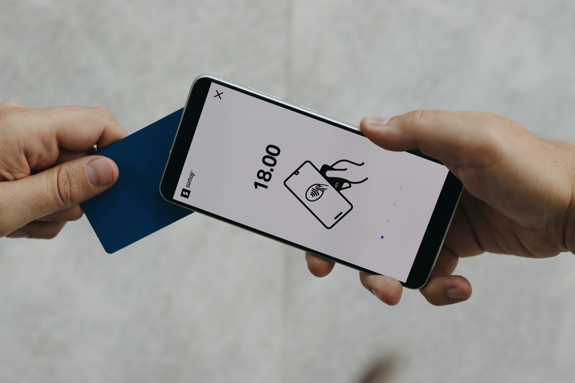 Choisir les cartes multidevises pour vos voyages